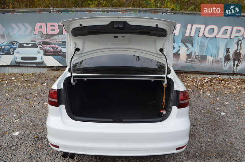 Седан Volkswagen Jetta 2016 в Киеве фото 9 Седан Volkswagen Jetta 2016 в Киеве