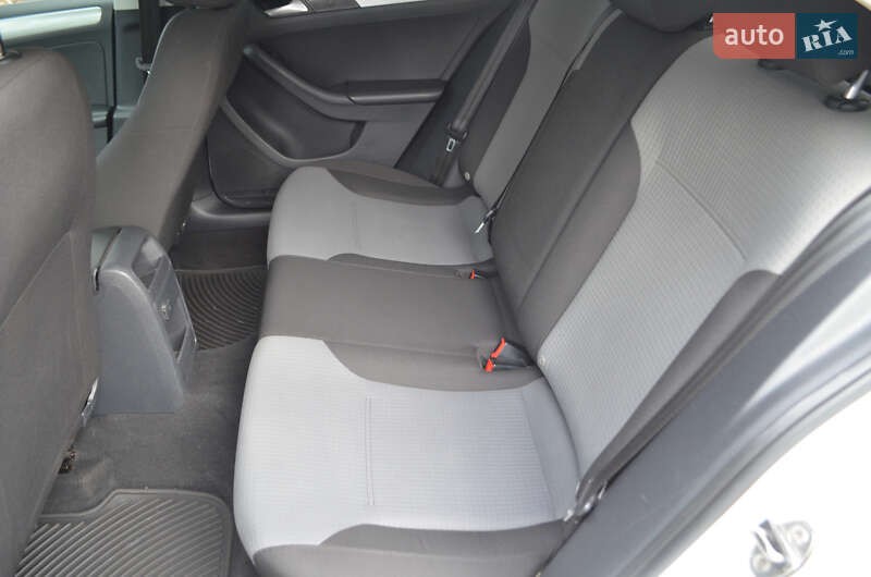 Седан Volkswagen Jetta 2016 в Киеве фото 14 Седан Volkswagen Jetta 2016 в Киеве