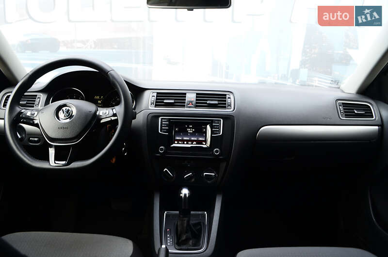 Седан Volkswagen Jetta 2016 в Киеве фото 17 Седан Volkswagen Jetta 2016 в Киеве