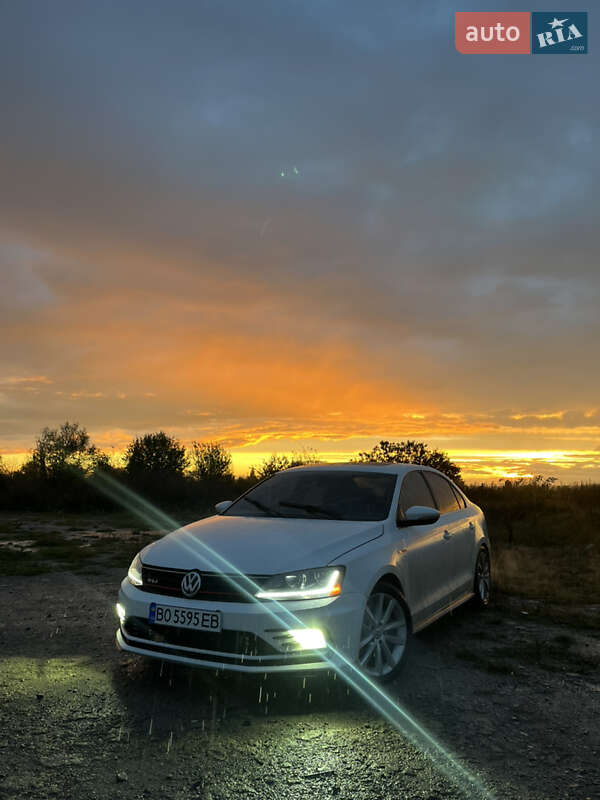 Седан Volkswagen Jetta 2015 в Борщеве