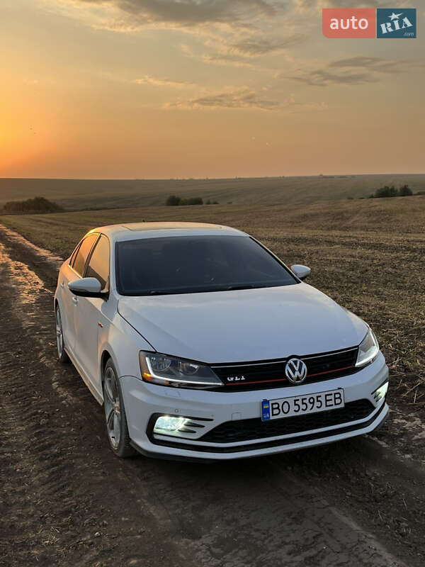 Седан Volkswagen Jetta 2015 в Борщеве