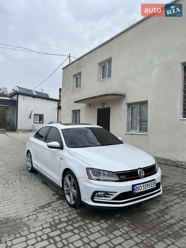Седан Volkswagen Jetta 2015 в Борщеве