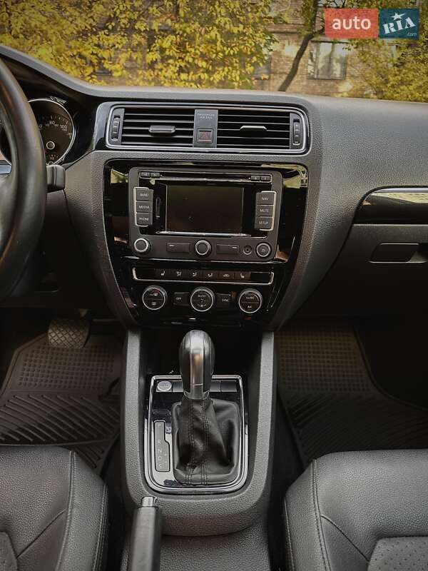 Седан Volkswagen Jetta 2014 в Киеве фото 13 Седан Volkswagen Jetta 2014 в Киеве