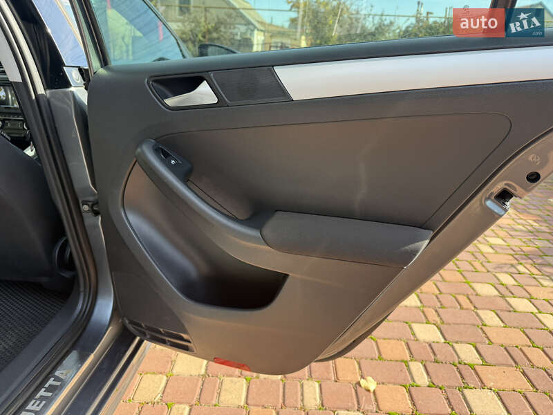 Седан Volkswagen Jetta 2012 в Одессе