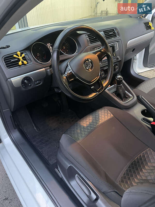 Седан Volkswagen Jetta 2016 в Киеве фото 7 Седан Volkswagen Jetta 2016 в Киеве