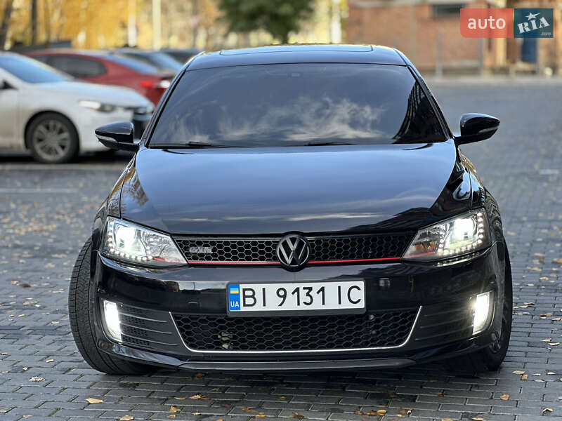 Седан Volkswagen Jetta 2015 в Полтаве