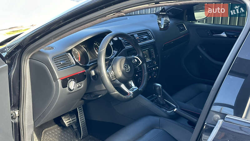 Седан Volkswagen Jetta 2015 в Полтаве