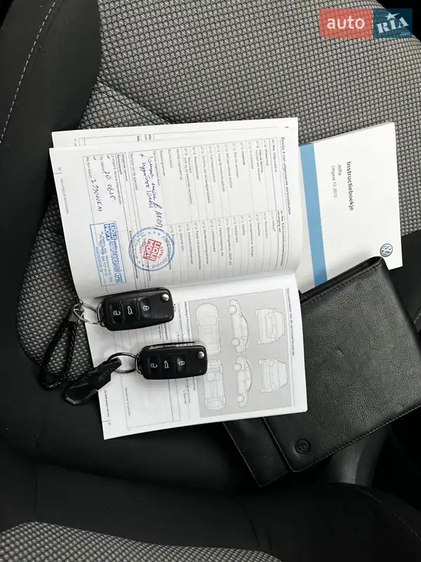 Седан Volkswagen Jetta 2013 в Умані документ