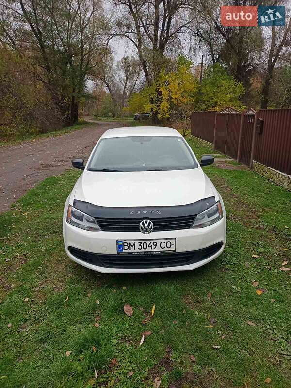 Седан Volkswagen Jetta 2012 в Ромнах