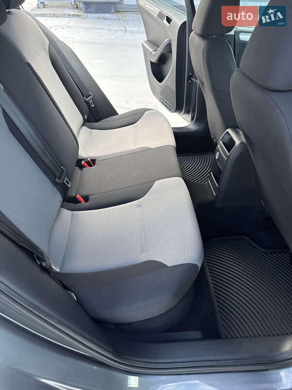 Седан Volkswagen Jetta 2016 в Києві