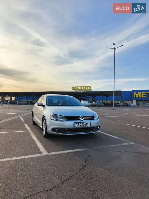 Седан Volkswagen Jetta 2012 в Кривому Розі