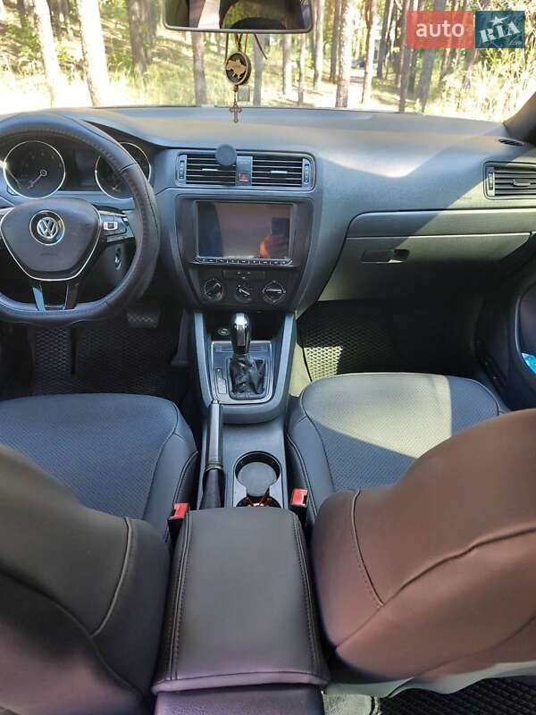 Volkswagen Jetta 2015