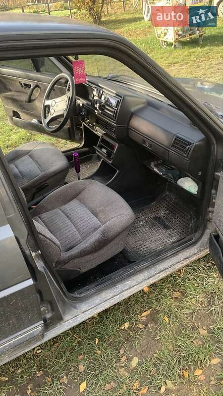 Седан Volkswagen Jetta 1987 в Збаражі