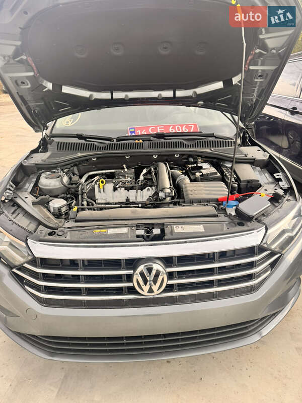 Седан Volkswagen Jetta 2019 в Львові