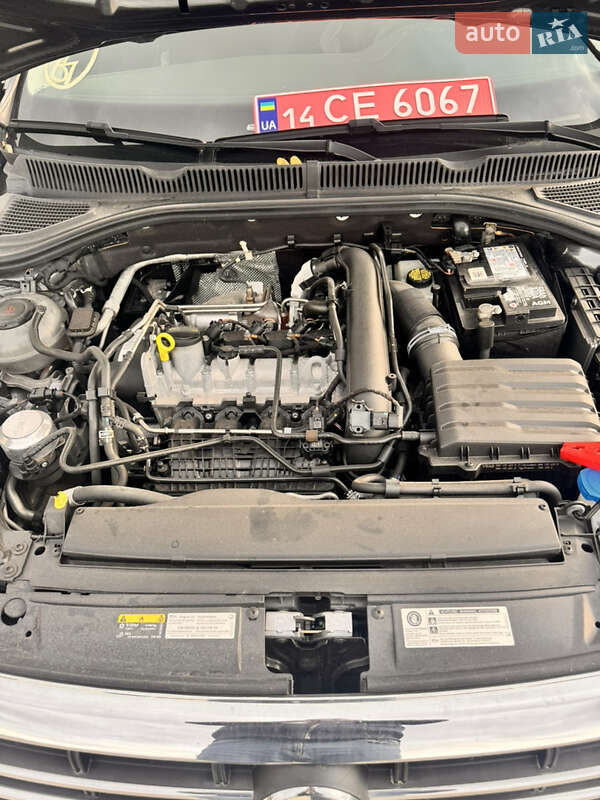 Седан Volkswagen Jetta 2019 в Львові