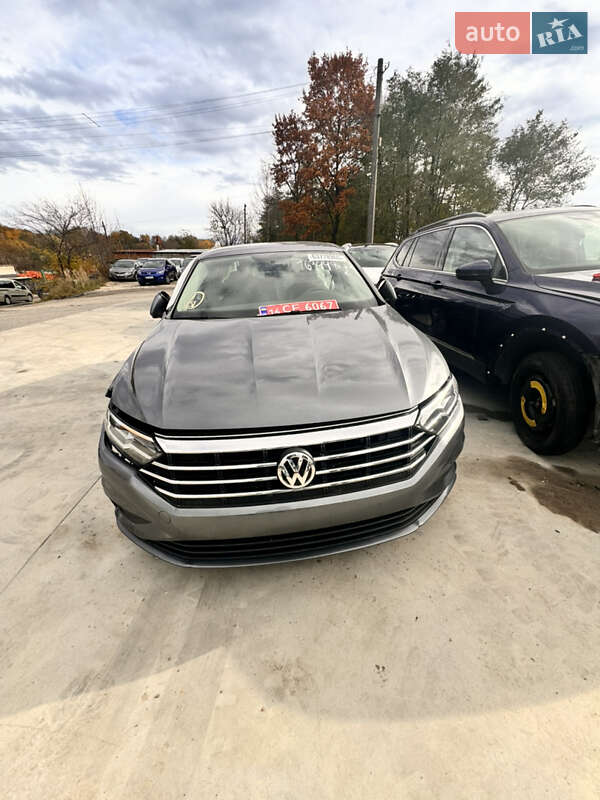 Седан Volkswagen Jetta 2019 в Львові