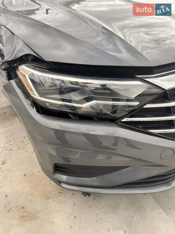 Седан Volkswagen Jetta 2019 в Львові