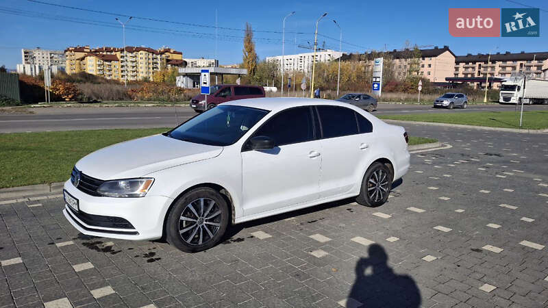 Седан Volkswagen Jetta 2016 в Ужгороде