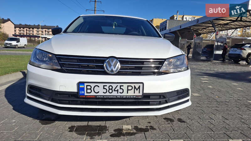 Седан Volkswagen Jetta 2016 в Ужгороде