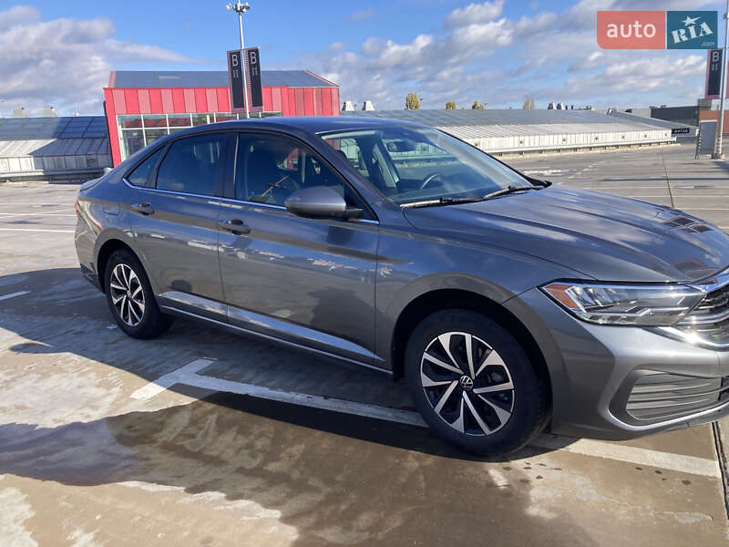 Седан Volkswagen Jetta 2022 в Киеве