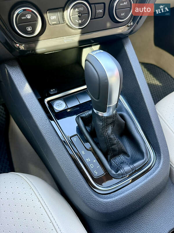 Седан Volkswagen Jetta 2014 в Хмельницком