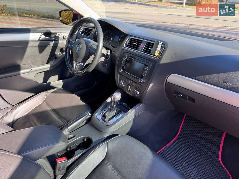 Седан Volkswagen Jetta 2012 в Запоріжжі