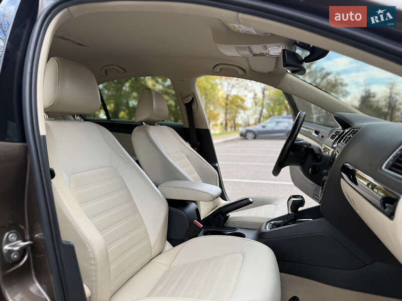 Седан Volkswagen Jetta 2016 в Одессе