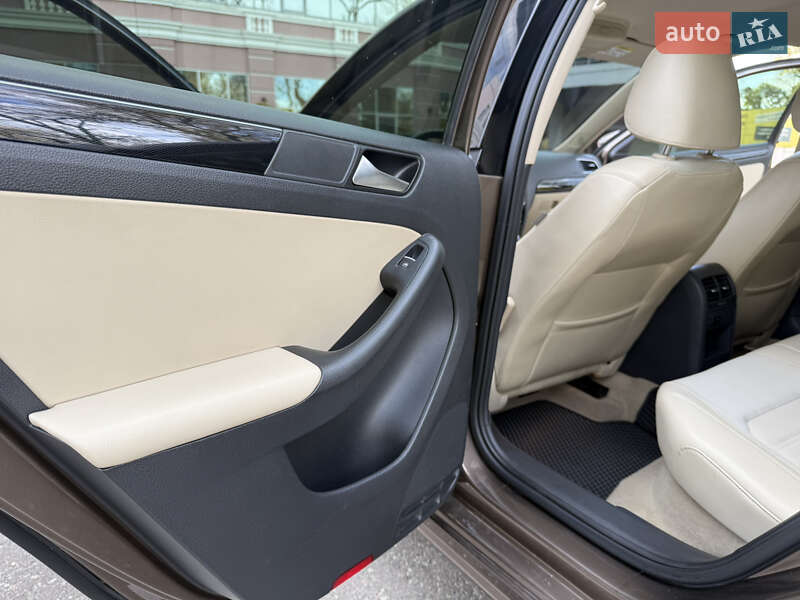 Седан Volkswagen Jetta 2016 в Одессе