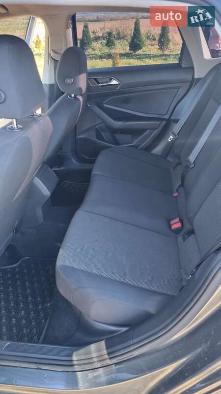 Седан Volkswagen Jetta 2018 в Самборі