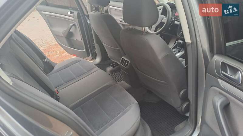 Седан Volkswagen Jetta 2006 в Києві фото 17 Седан Volkswagen Jetta 2006 в Києві