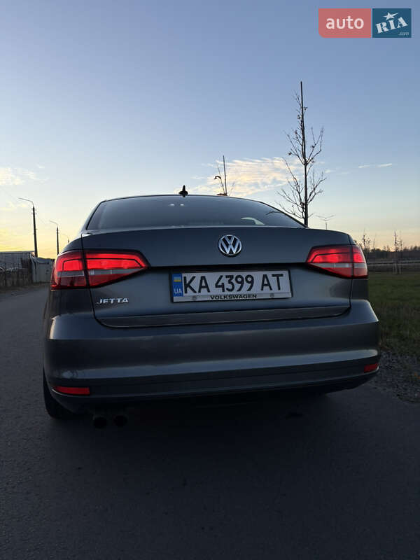 Седан Volkswagen Jetta 2015 в Києві