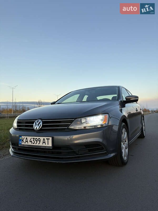 Седан Volkswagen Jetta 2015 в Києві