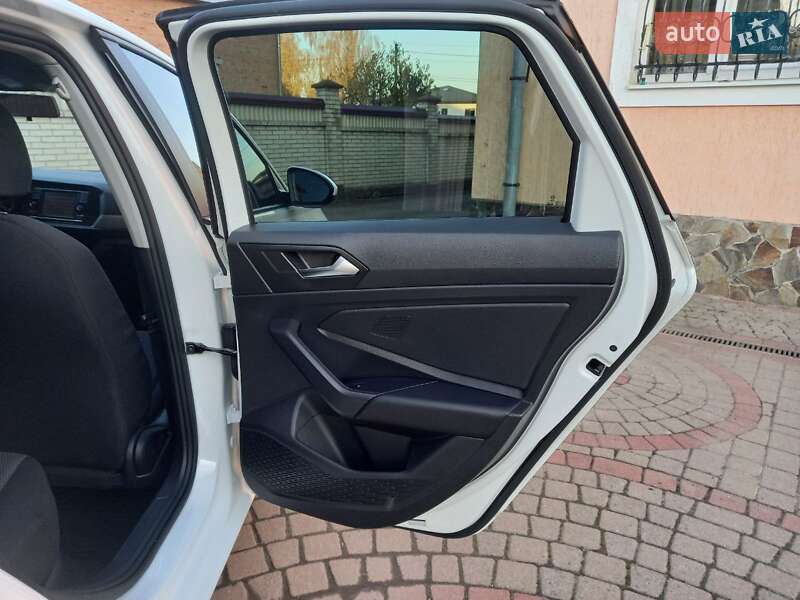 Седан Volkswagen Jetta 2018 в Львові фото 56 Седан Volkswagen Jetta 2018 в Львові
