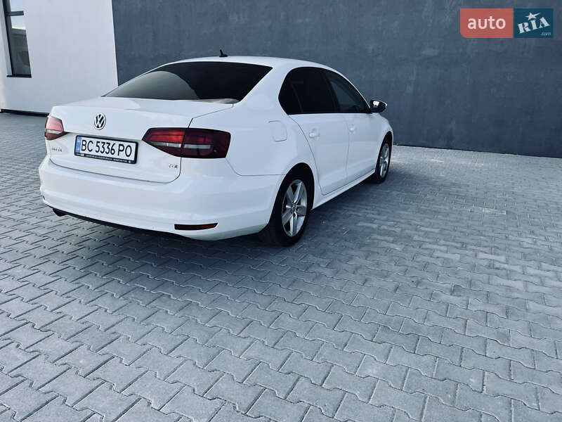 Седан Volkswagen Jetta 2016 в Львове