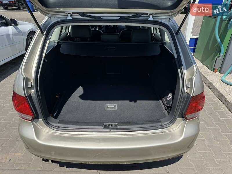 Универсал Volkswagen Jetta 2012 в Обухове фото 10 Универсал Volkswagen Jetta 2012 в Обухове