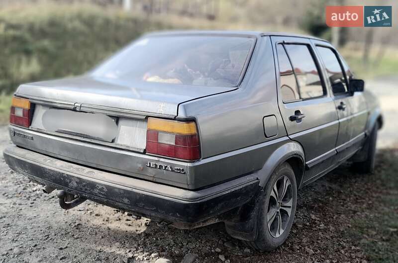 Седан Volkswagen Jetta 1985 в Чернівцях