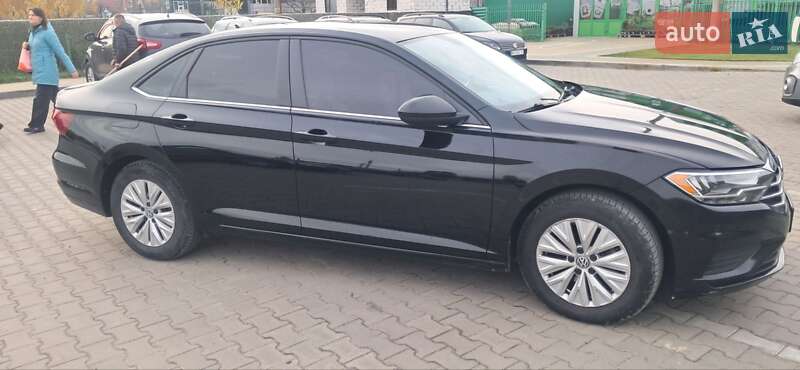 Седан Volkswagen Jetta 2018 в Вараше фото 2 Седан Volkswagen Jetta 2018 в Вараше