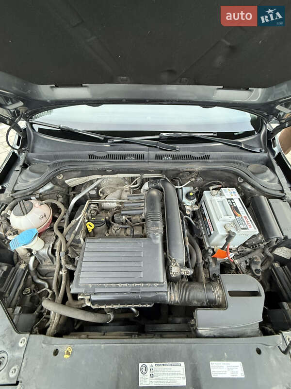 Седан Volkswagen Jetta 2016 в Києві фото 23 Седан Volkswagen Jetta 2016 в Києві