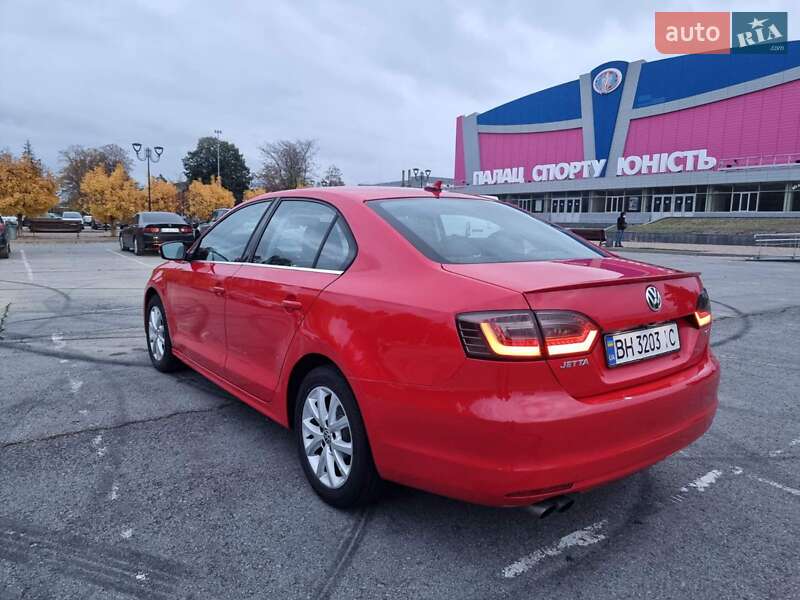 Седан Volkswagen Jetta 2014 в Запорожье