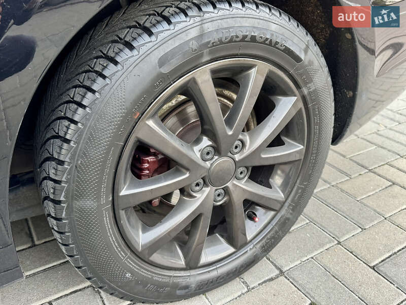 Седан Volkswagen Jetta 2014 в Киеве