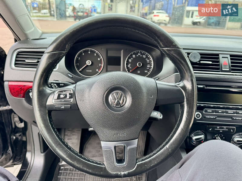 Седан Volkswagen Jetta 2014 в Киеве