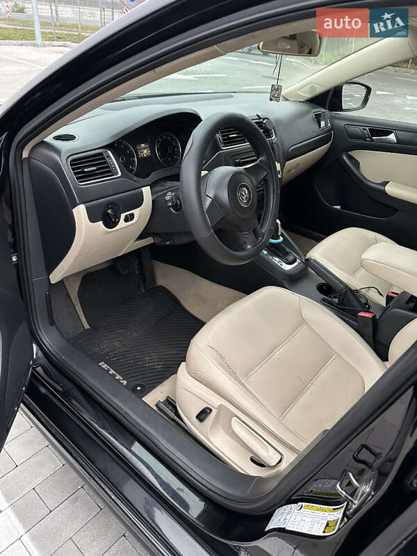 Седан Volkswagen Jetta 2014 в Києві