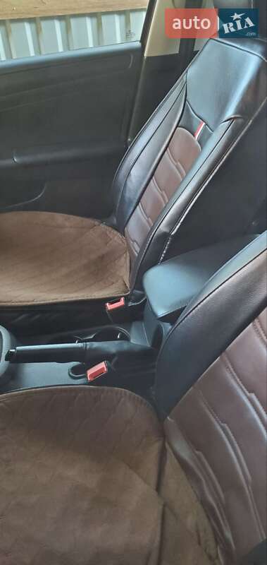 Седан Volkswagen Jetta 2016 в Тячеве