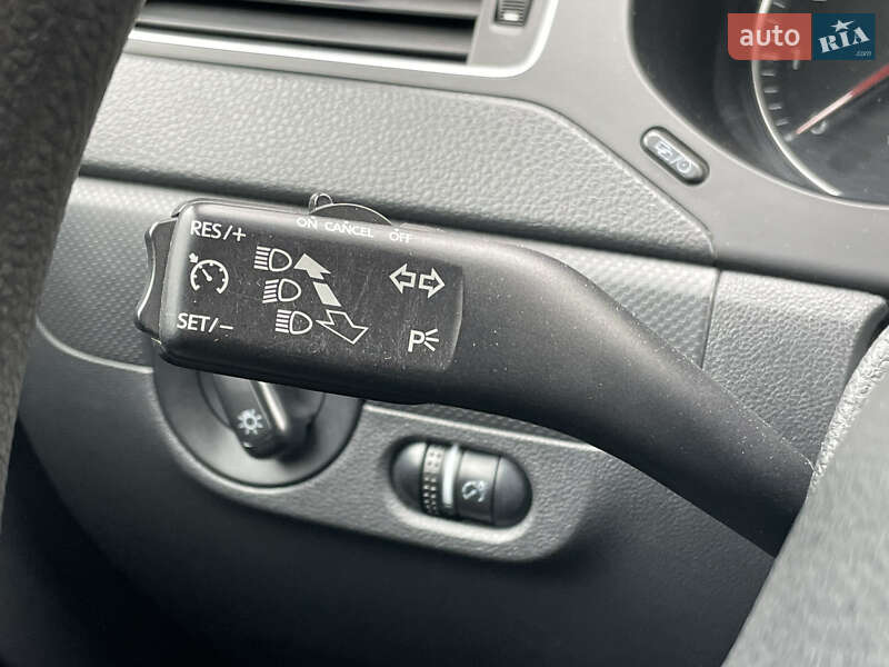 Седан Volkswagen Jetta 2014 в Киеве