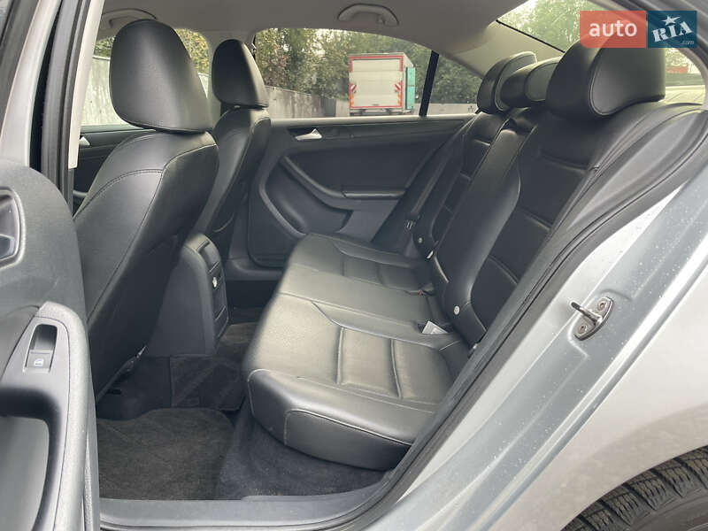 Седан Volkswagen Jetta 2014 в Киеве