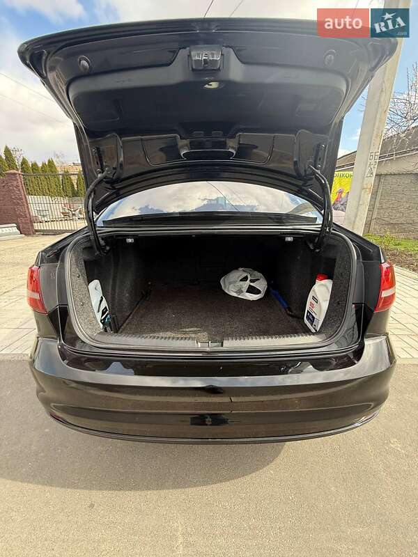 Седан Volkswagen Jetta 2016 в Броварах