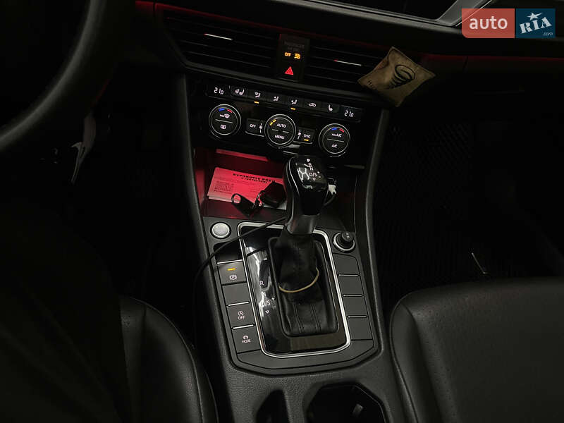 Седан Volkswagen Jetta 2019 в Днепре фото 42 Седан Volkswagen Jetta 2019 в Днепре