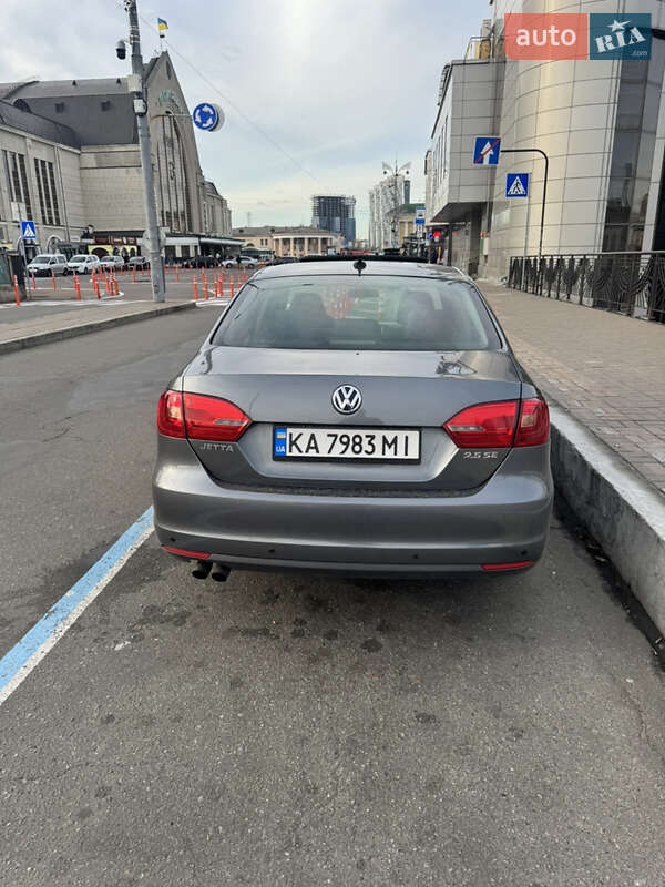 Седан Volkswagen Jetta 2011 в Києві