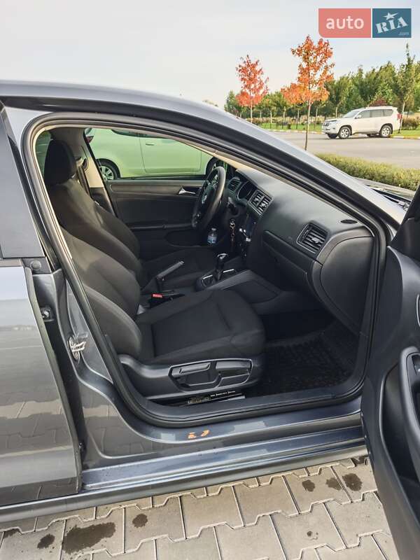 Седан Volkswagen Jetta 2015 в Ирпене фото 12 Седан Volkswagen Jetta 2015 в Ирпене