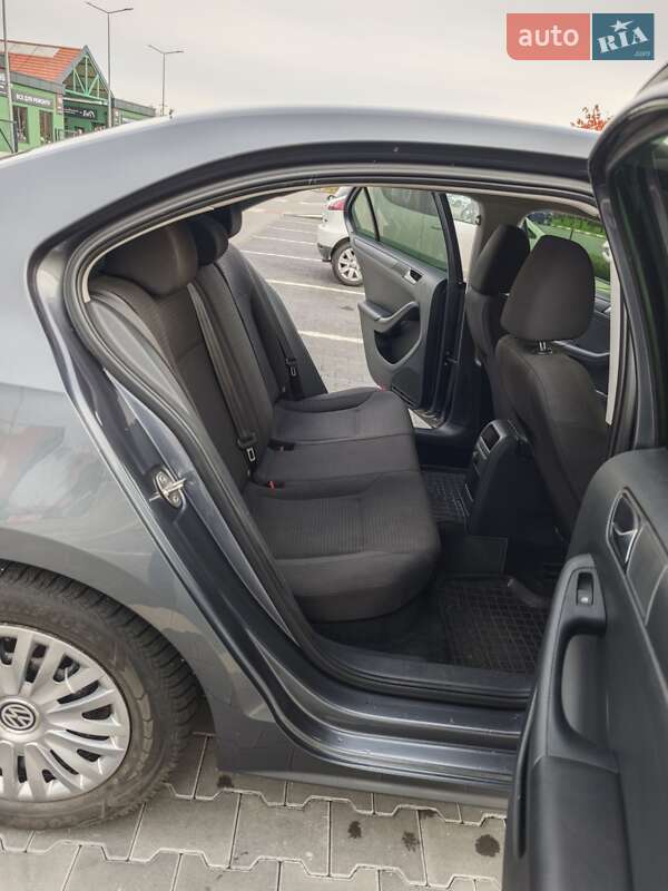 Седан Volkswagen Jetta 2015 в Ирпене фото 14 Седан Volkswagen Jetta 2015 в Ирпене